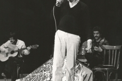 In concerto, a sinistra il chitarrista Tiziano Fonsi